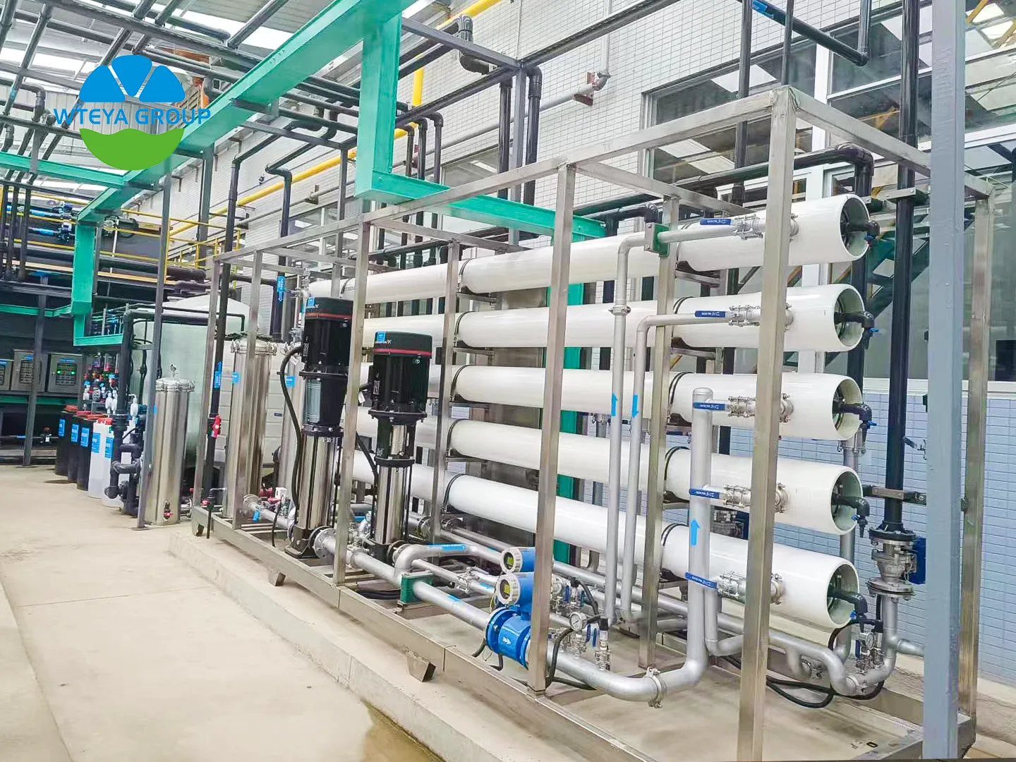 Seawater RO membrane elements in a pressure vessel array